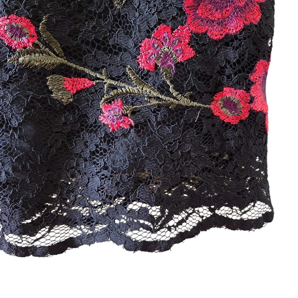 Trina Turk Women's Dress Floral Red Black Size 10 Lace Midi Length Embroidered - Picture 11 of 16